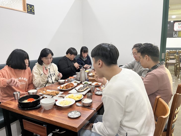 ed130995e731e13d5ee1ffd0930aee15.jpg